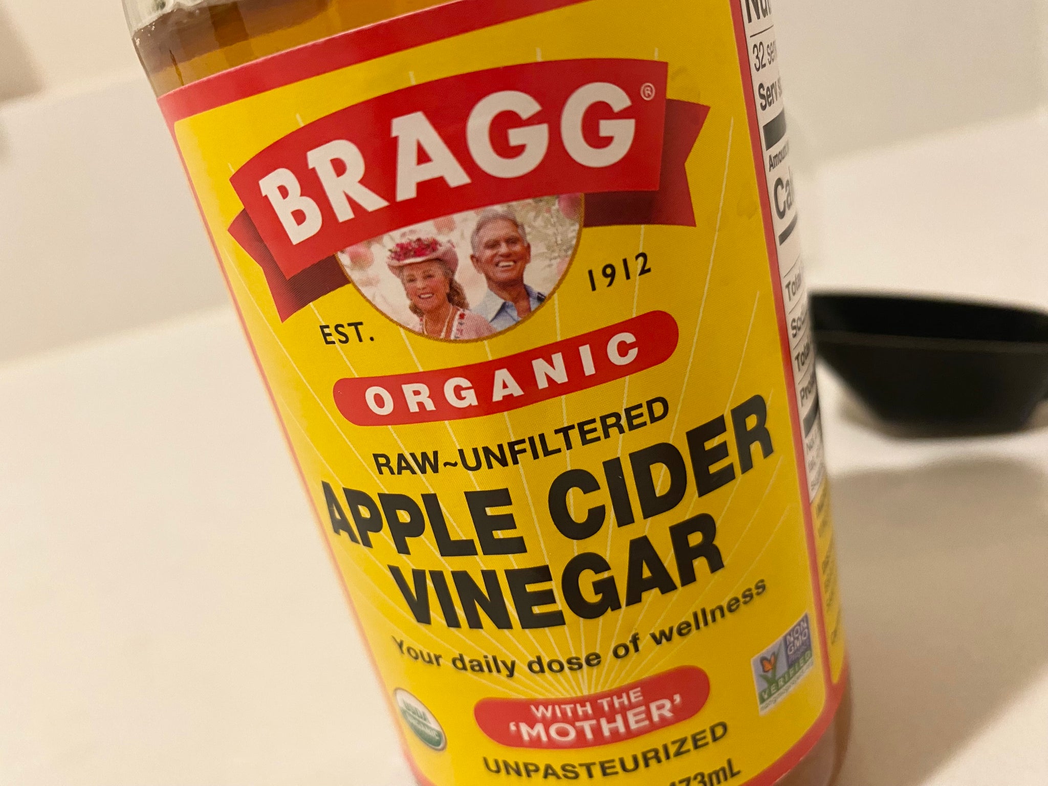 How to Use Apple Cider Vinegar for Greasy Hair